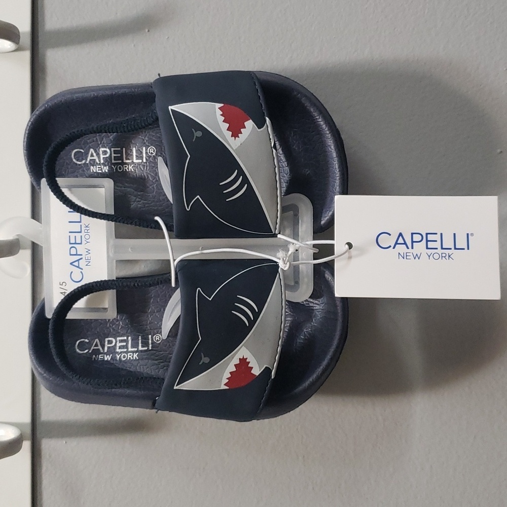Capelli New York NWT Boys Shark Design Sandals, 4/5